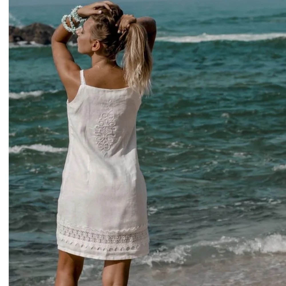Elegant White Embroidery and Lace Beach Dress 100% Linen